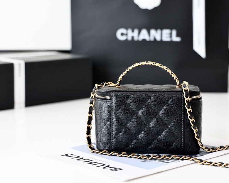 CHLSmall Vanity Case Black For Women 6.7in/17cm AS3171