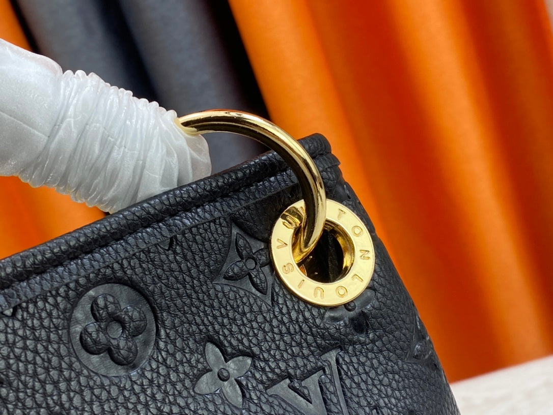 EN - Luxury Bags LUV 771