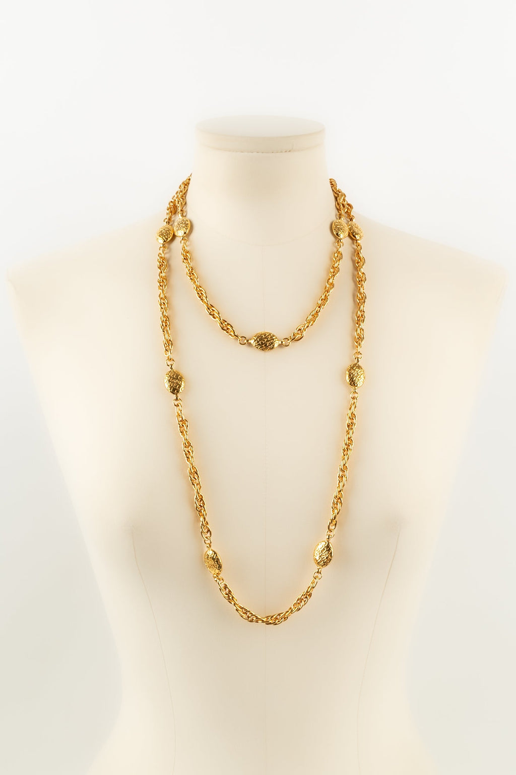 Collier / sautoir en mÃƒÆ’Ã‚Â©tal dorÃƒÆ’Ã‚Â© Chanel