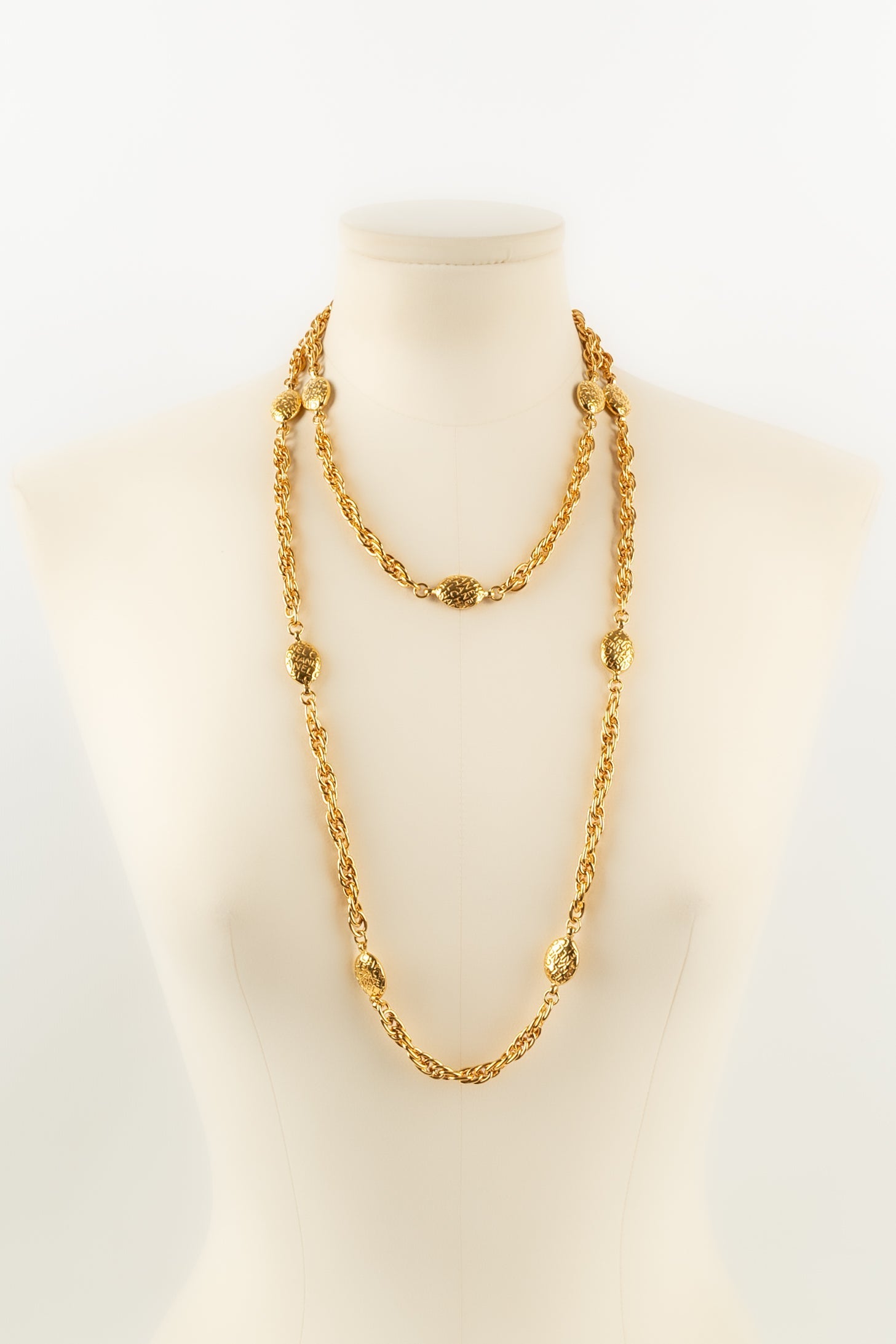 Collier / sautoir en mÃƒÆ’Ã‚Â©tal dorÃƒÆ’Ã‚Â© Chanel