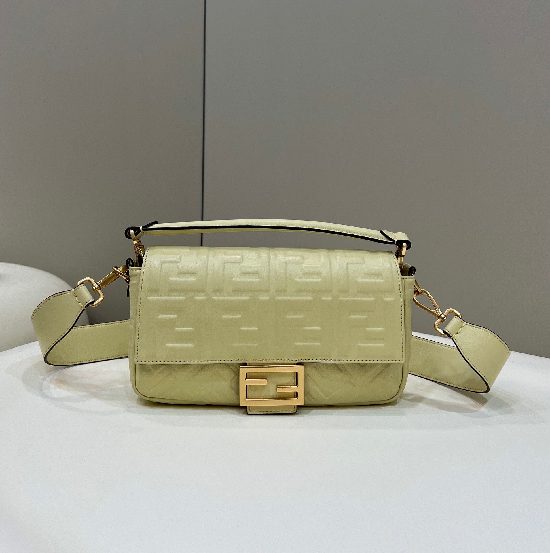 FI Baguette Khaki For Women, WomenÃ¢â‚¬â„¢s Handbags, Shoulder And Crossbody Bags 10.6in/27cm FF 8BR600