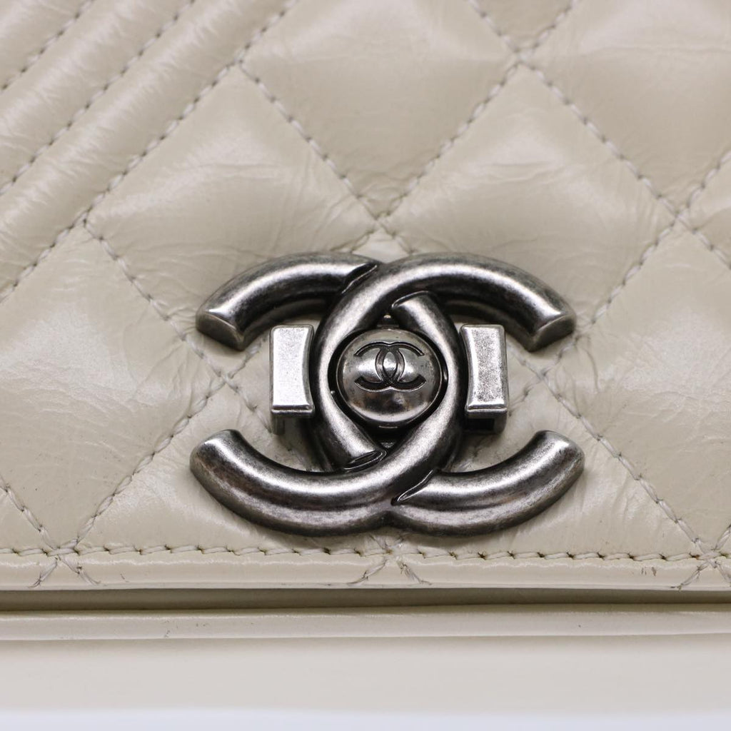 CHANEL Chevron x Matelasse Chain Shoulder Bag Lamb Skin White CC 48469A