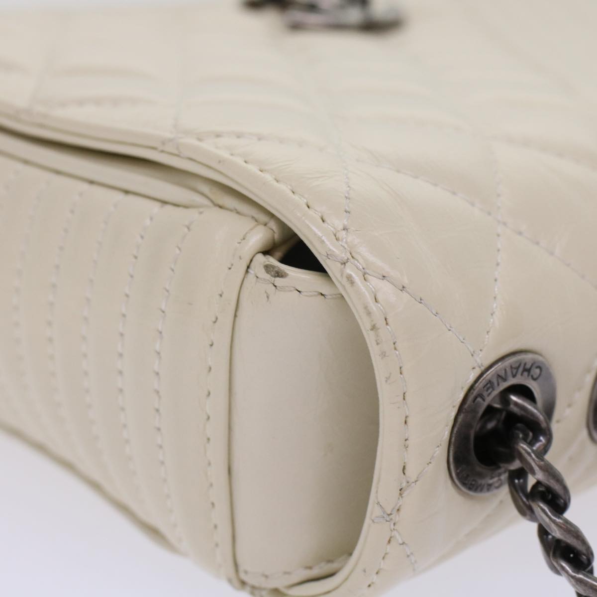 CHANEL Chevron x Matelasse Chain Shoulder Bag Lamb Skin White CC 48469A