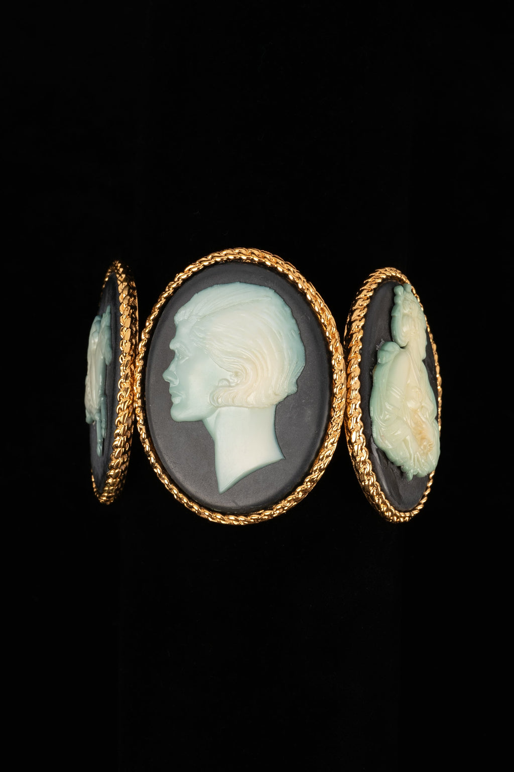 Bracelet "camée" Chanel 1989