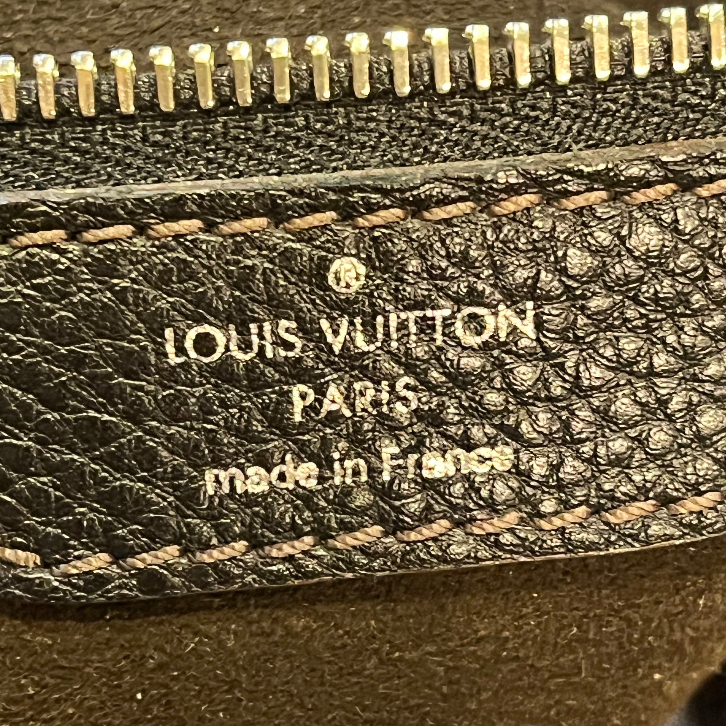LOUIS VUITTON Mahina Leather Hobo Bag ADI1190