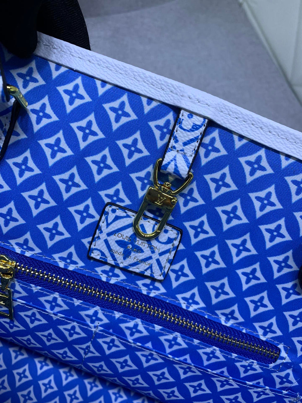 EN - Luxury Bags LUV 819