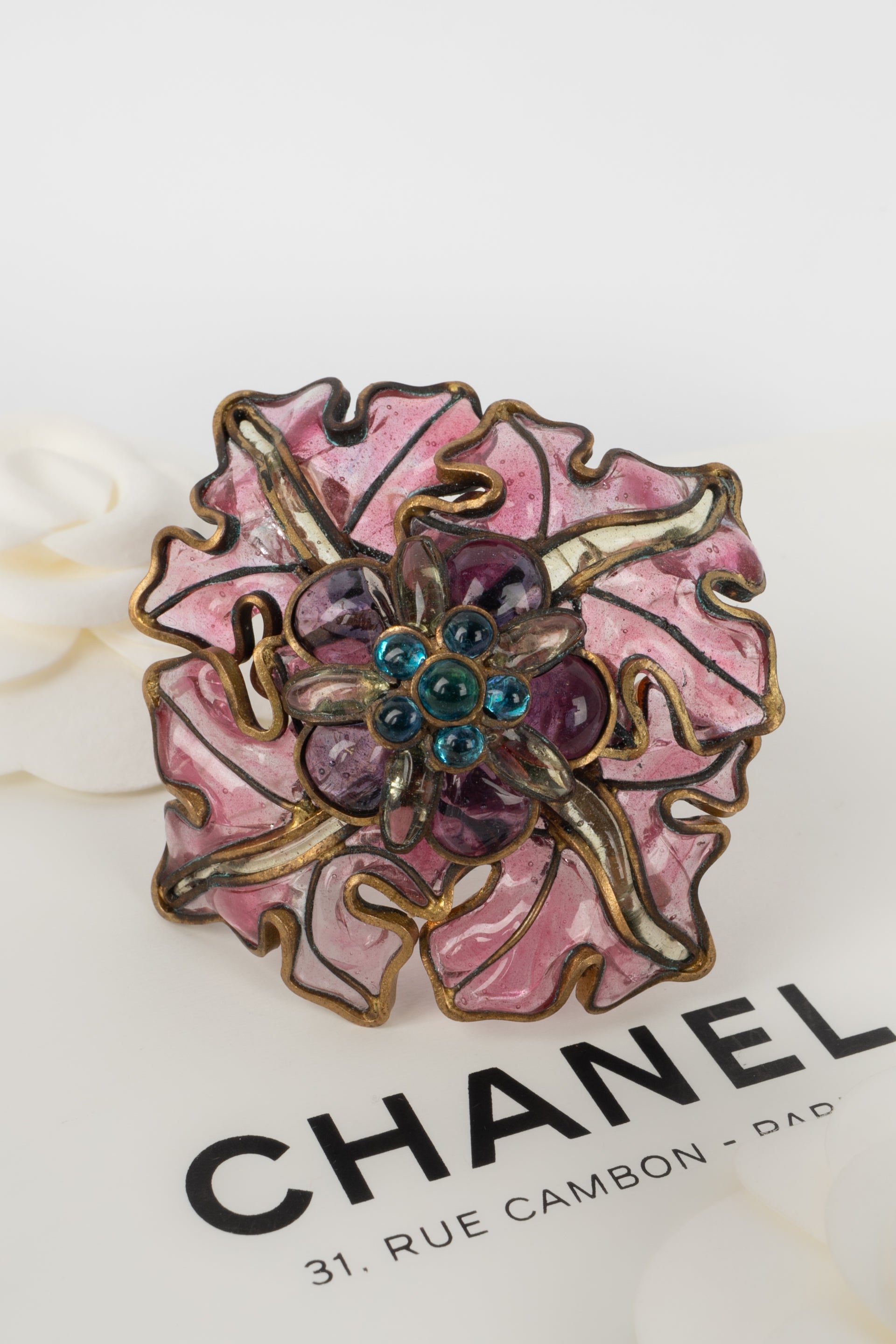 Broche en pÃƒÆ’Ã‚Â¢te de verre Chanel 1990s