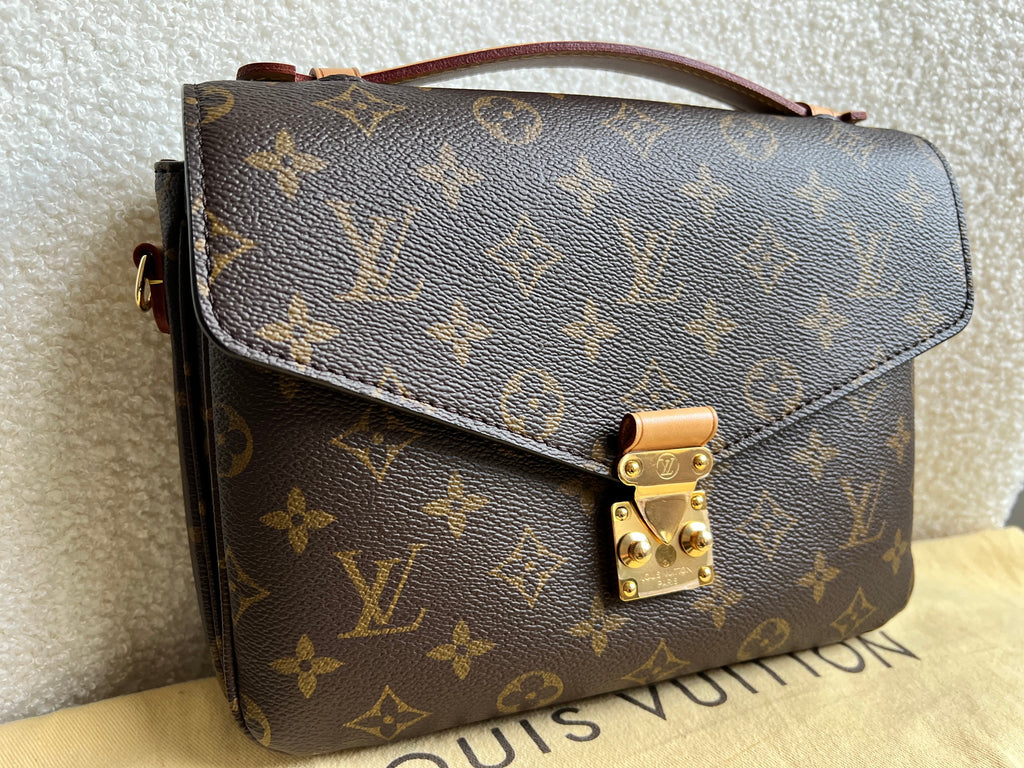 Louis Vuitton Pochette Metis Monogram (RRP £1,970)