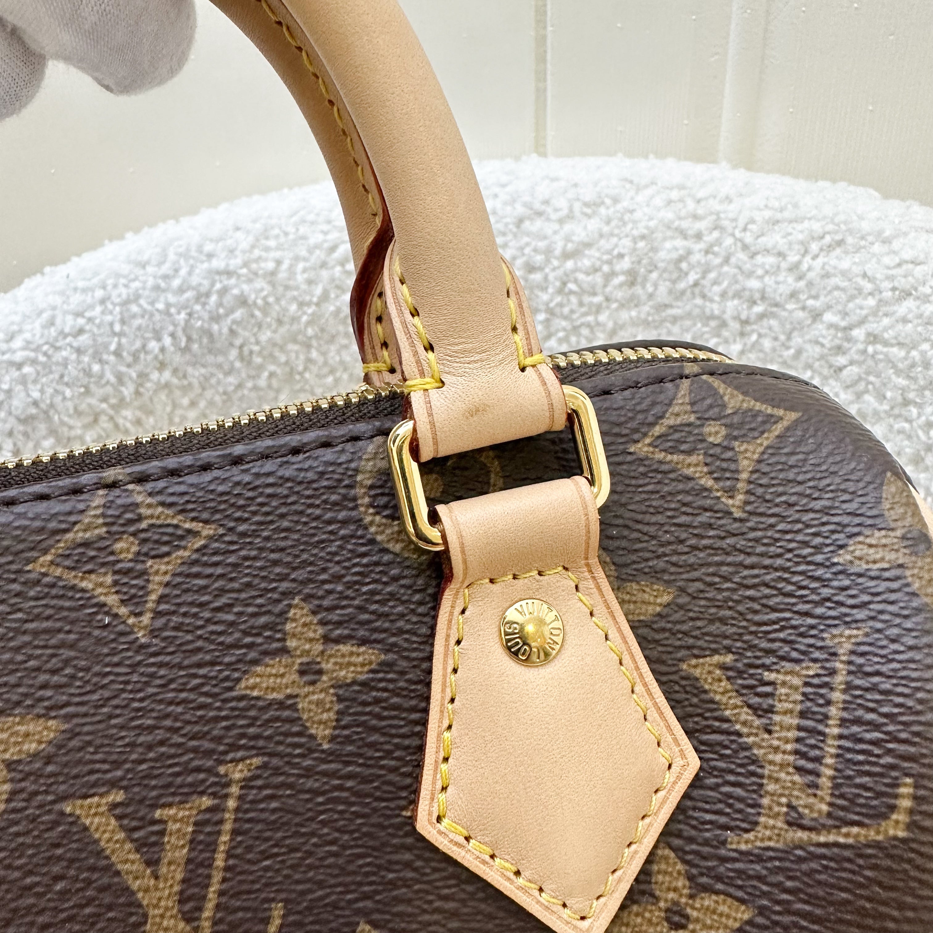 LV Speedy Bandouliere 20 in Monogram Canvas and Black Patterned Strap (Non-adjustable)