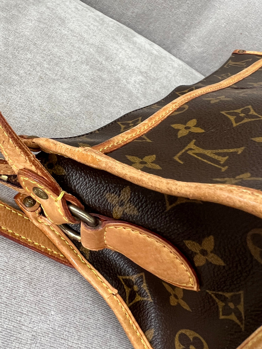 Louis Vuitton Popincourt with long strap in Monogram