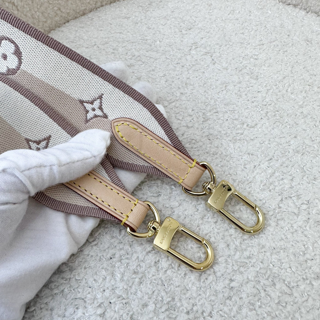 LV Speedy Bandouliere 20 in Monogram Canvas and Beige Patterned Strap