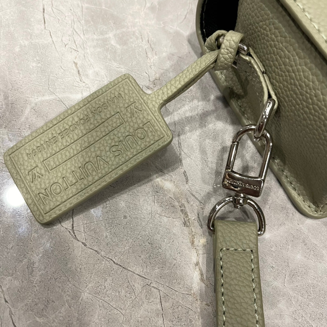 EN - Luxury Bags LUV 866