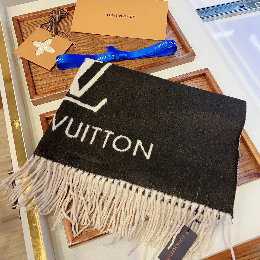 EN - Luxury LUV  Scarf 036