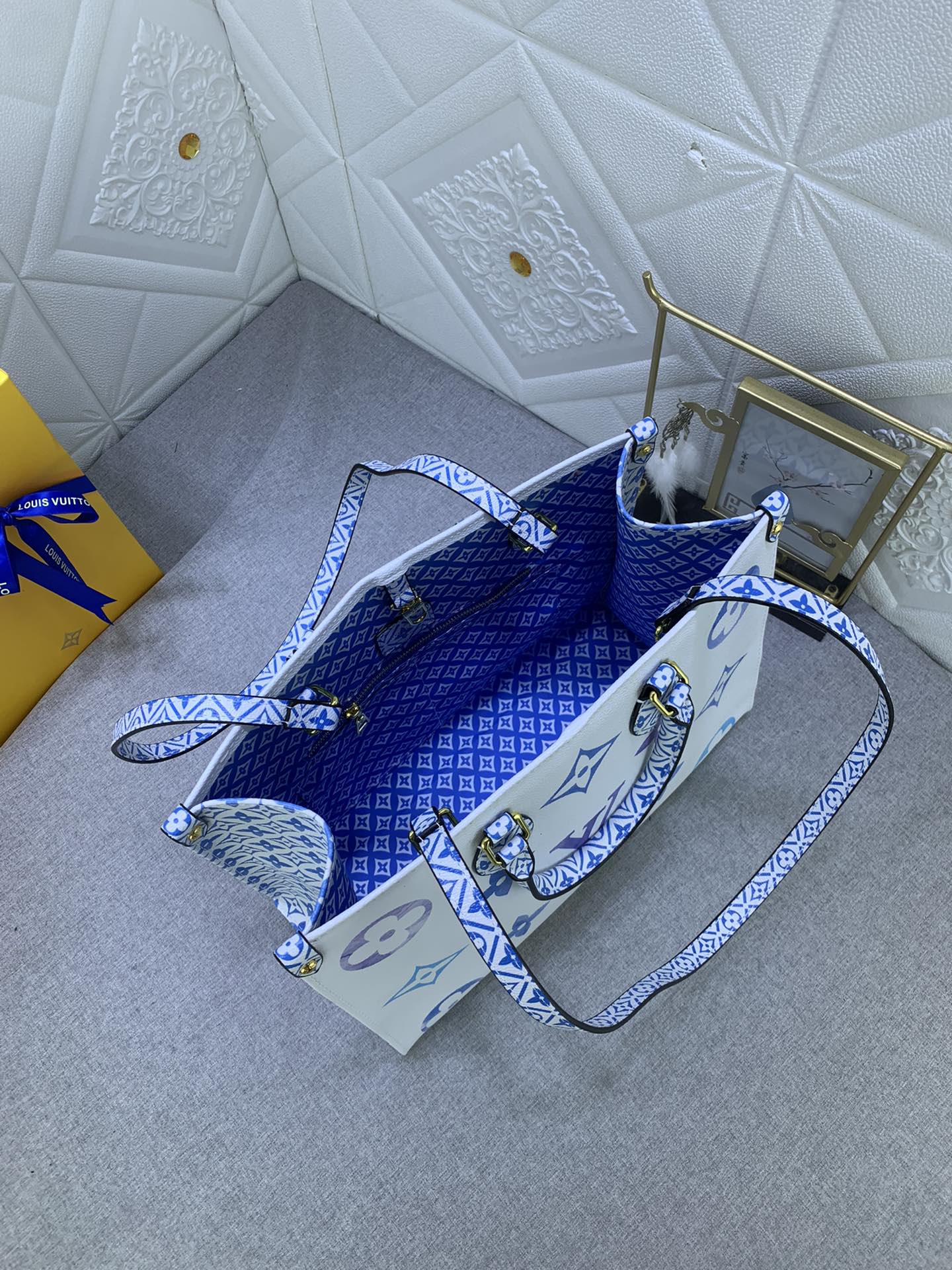 EN - Luxury Bags LUV 819