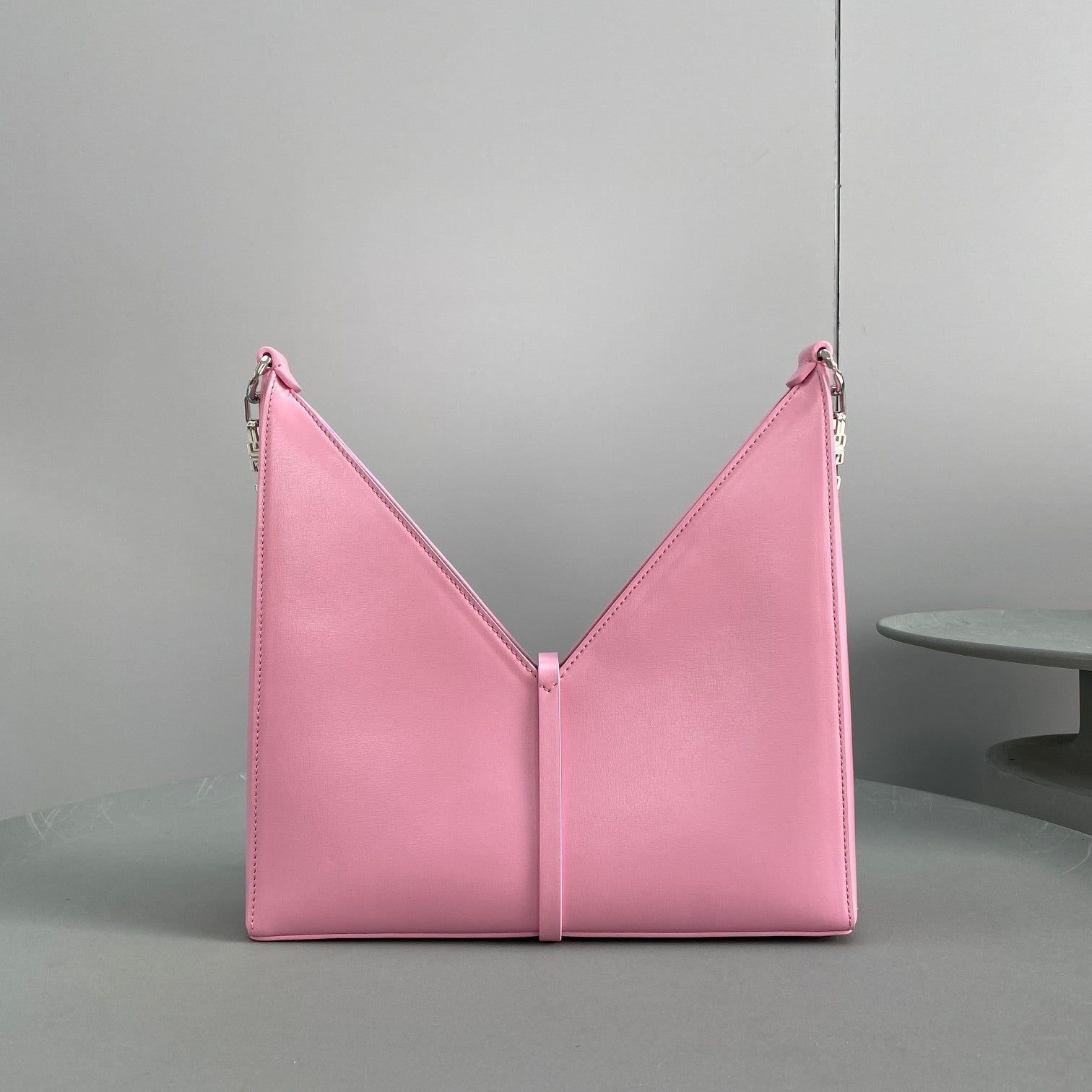 gv Small Cut Out Bag Pink For Women, Handbags, Shoulder Bags 10.6in/27cm GVCÃ‚Â 