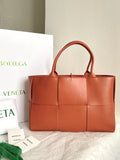 GLAMI Arco Tote Bag For Women 16.14in/41cm In Brown 609175VMAY37660
