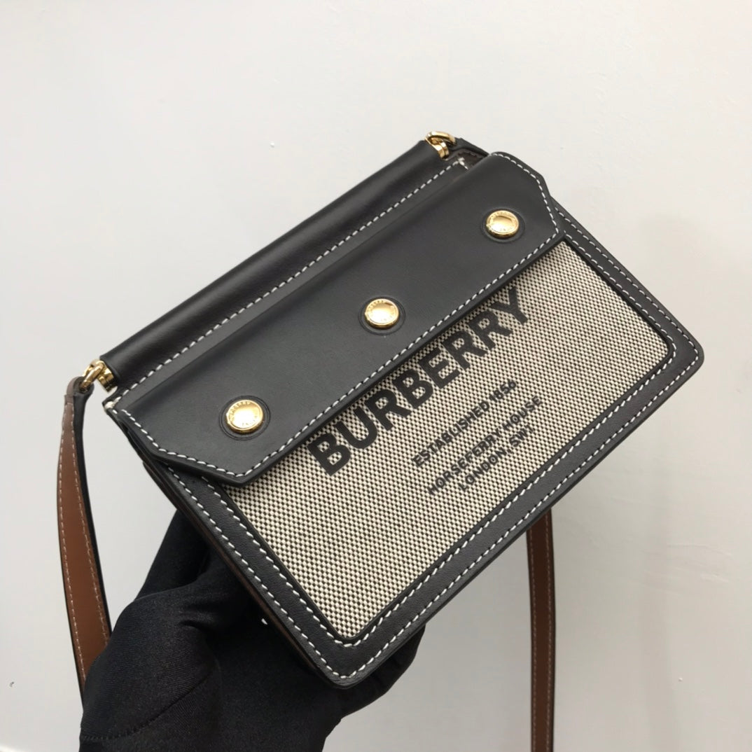GLAMI Mini Horseferry Print Title Bag With Pocket Detail Black For Women, Bags 7.5in/19cm 80428521