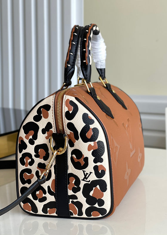 LOV2 Bags - Luxurious Bags  1648