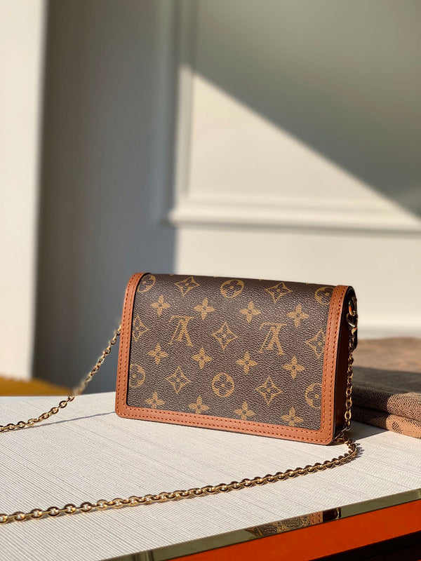LOV2 Bags - Luxurious Bags  2604