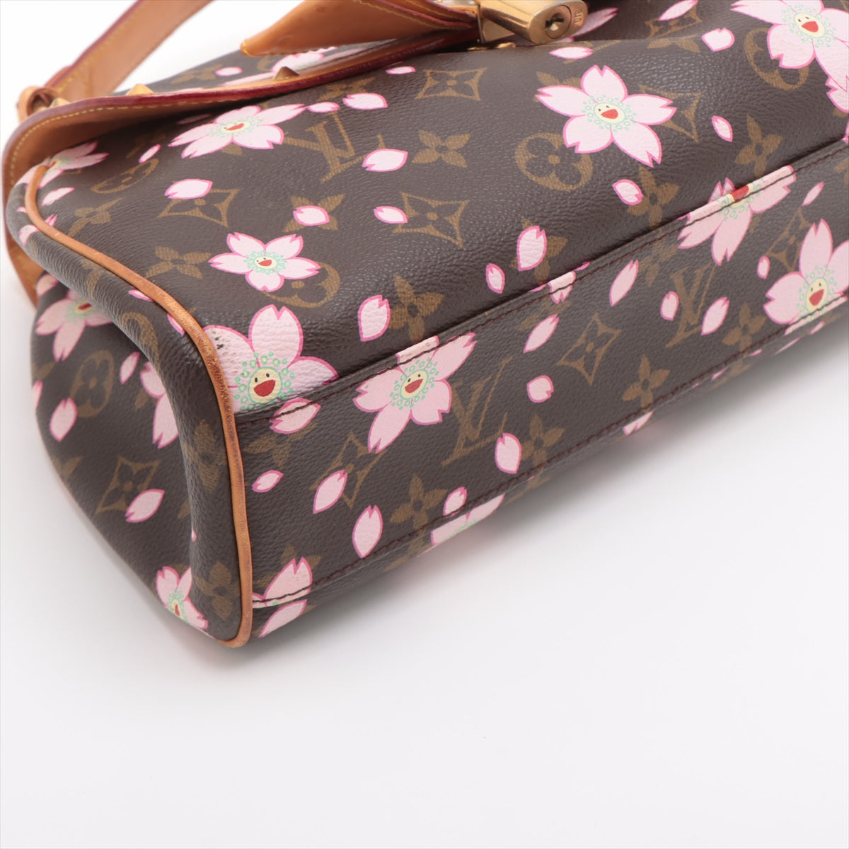 Louis Vuitton Monogram Cherry Blossom Socket Retriever PM M92012