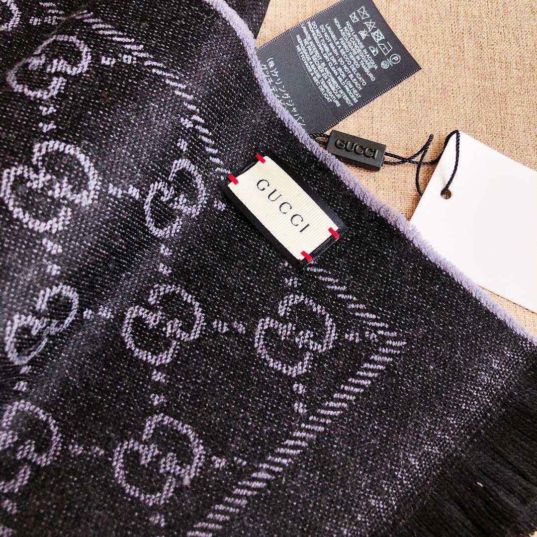 EN - Luxury GCI Scarf 011