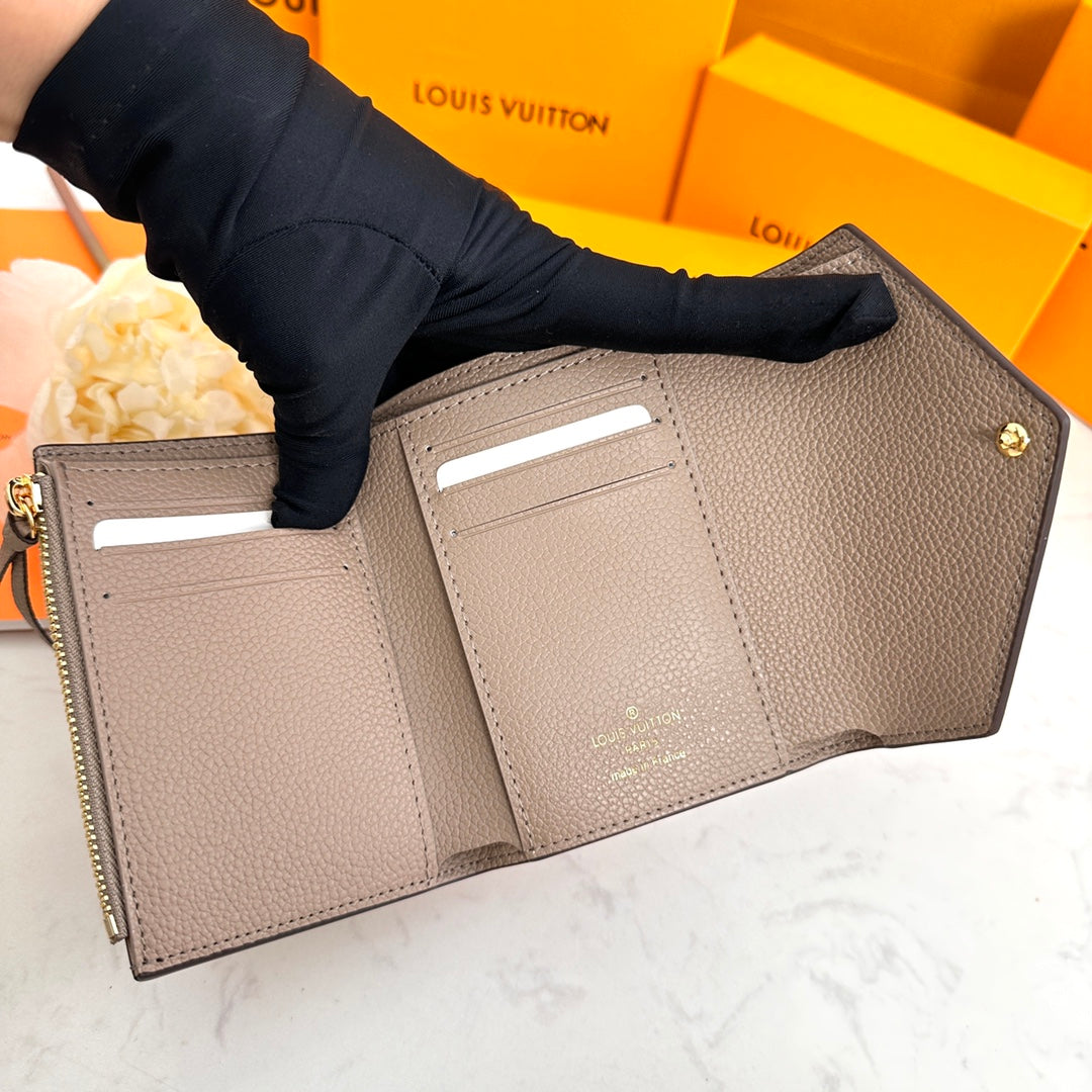 EN - New Arrival Wallet LUV 136