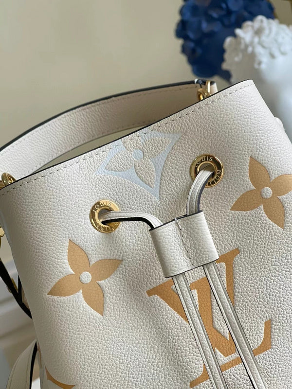 LOV2 Bags - Luxurious Bags  2525