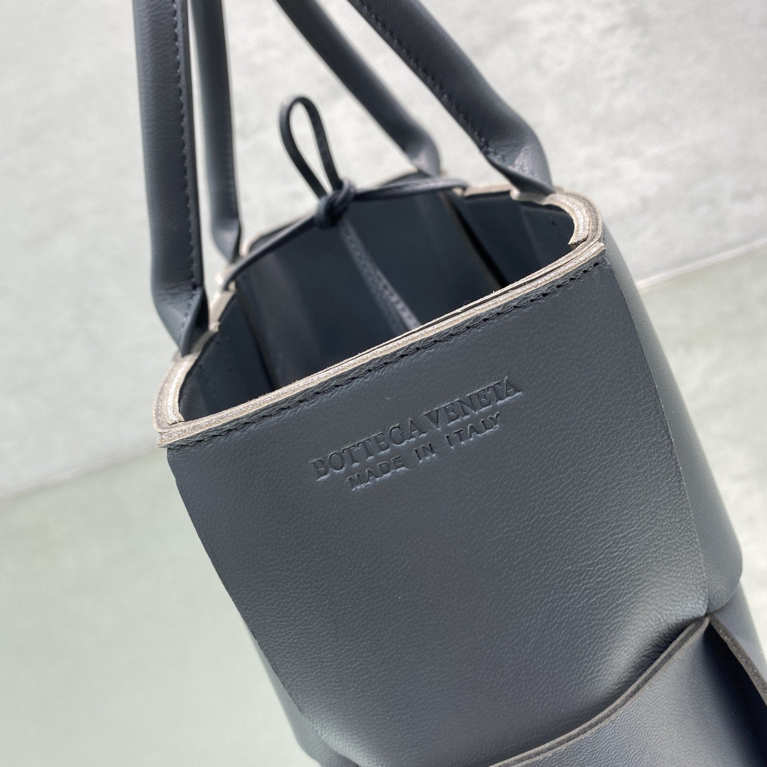 GLAMI Small Arco Tote Bag Gray, For Women, Bags 14.2in/36cm
