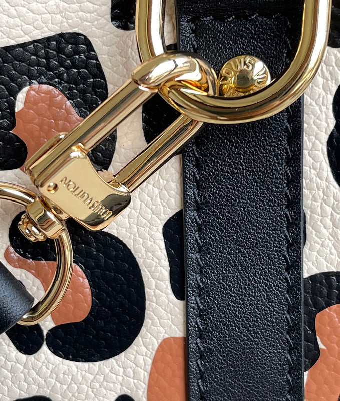 LOV2 Bags - Luxurious Bags  1648