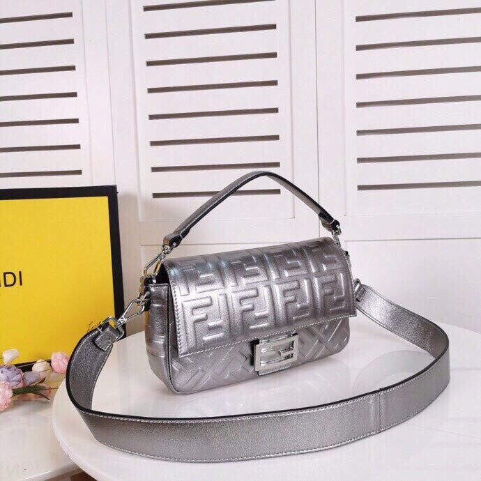 FI Baguette Chain MiGLAMI MeGLAMIum Silver Bag For Woman 26cm/10in