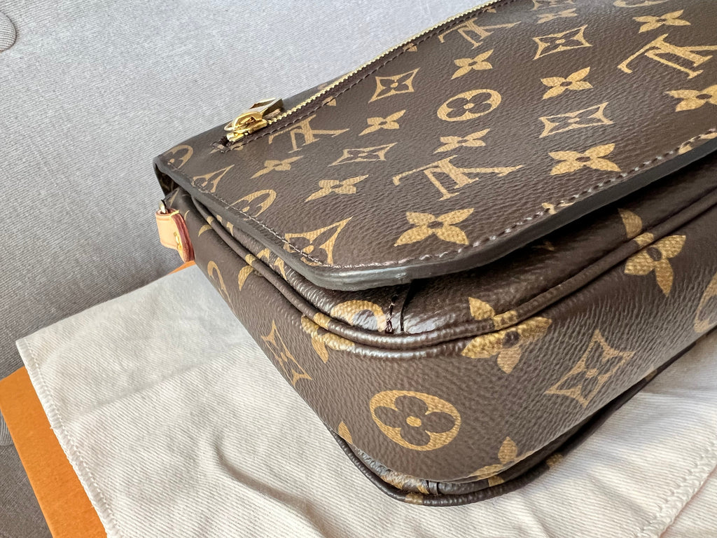 Louis Vuitton Pochette Metis Monogram (RRP £1,970)