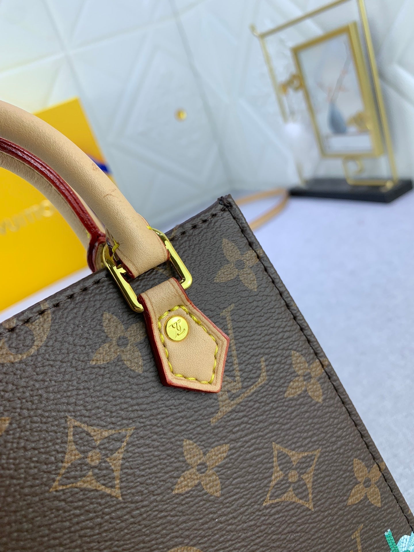 EN - Luxury Bags LUV 821