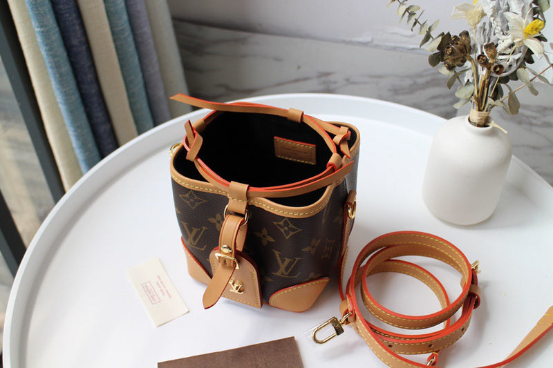 LOV2 Bags - Luxurious Bags  1587