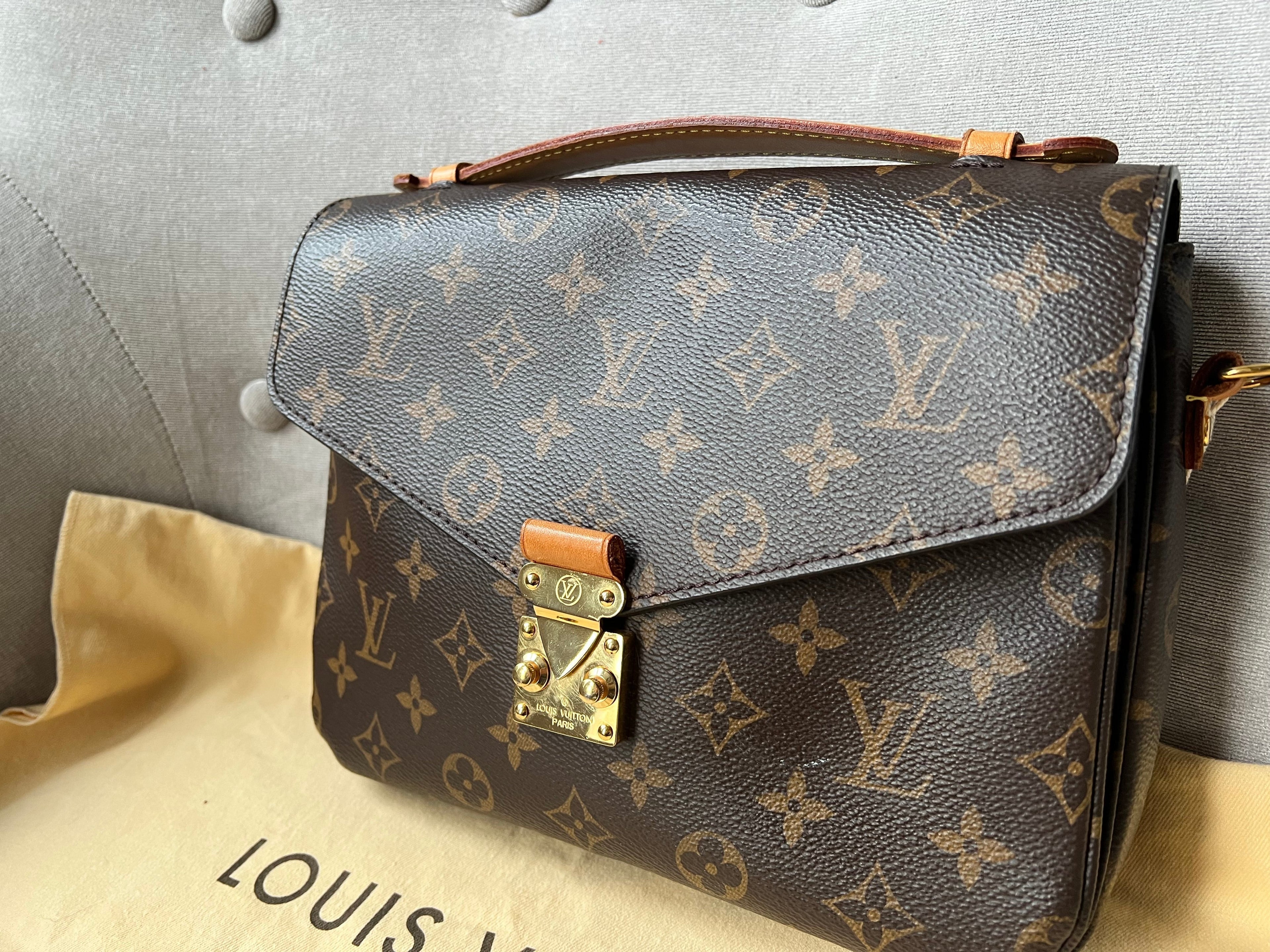 Louis Vuitton Pochette Metis Monogram (RRP £1,970)