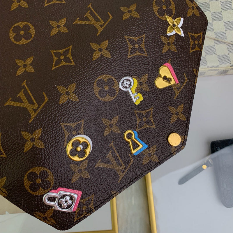 LOV2 Bags - Luxurious Bags  1612