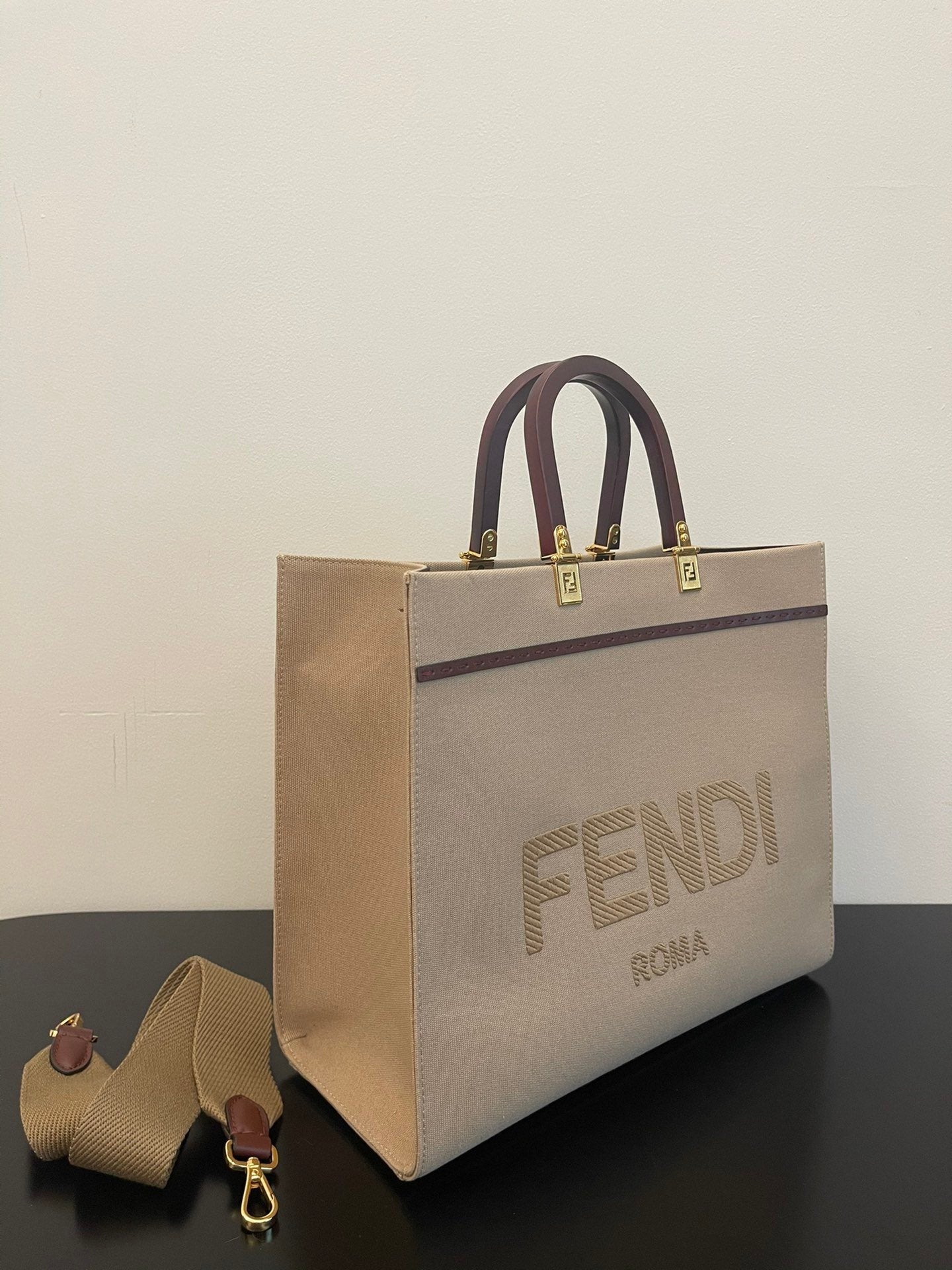 FI Sunshine MeGLAMIum Tote Bag Beige Canvas For Women, Bags, Shoulder Bags 13.8in/35cm FF 8BH386