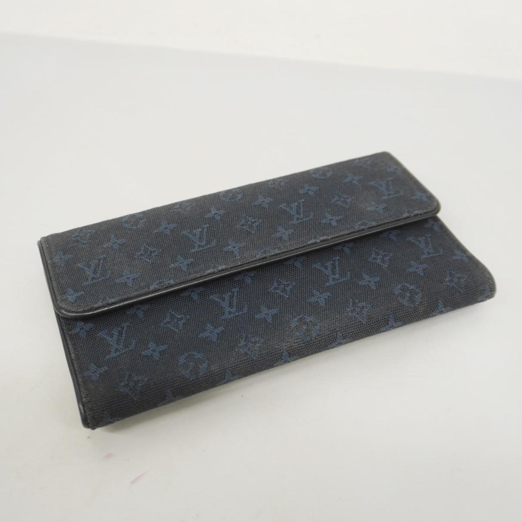 Louis Vuitton Trésor  Canvas Wallet  ()