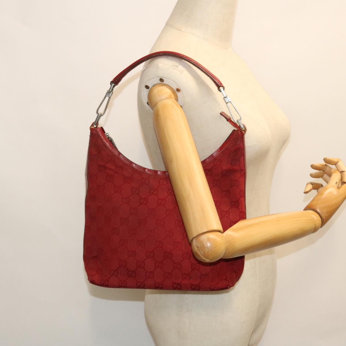 GUCCI GG Canvas Shoulder Bag Red 000 0602 000926 51971