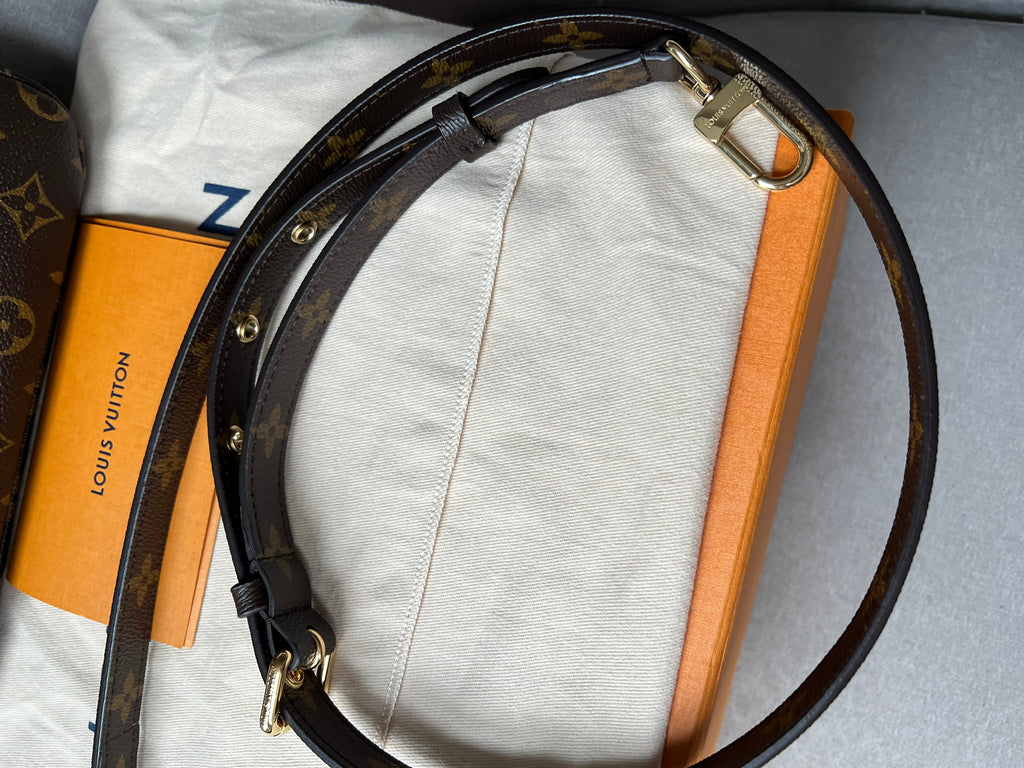 Louis Vuitton Pochette Metis Monogram (RRP £1,970)