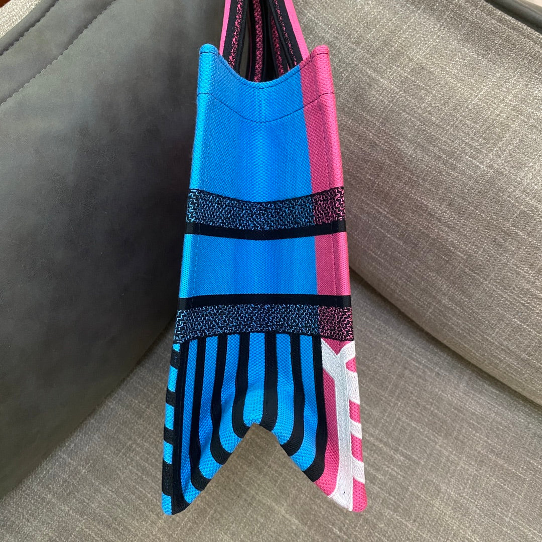GLAMI MeGLAMIum Book Tote Bright Blue and Bright Pink D-Jungle Pop Embroidery, Blue/Pink, For Women WomenÃ¢â‚¬â„¢s Handbags Shoulder Bags, 36cm CD M1296ZRON_M885
