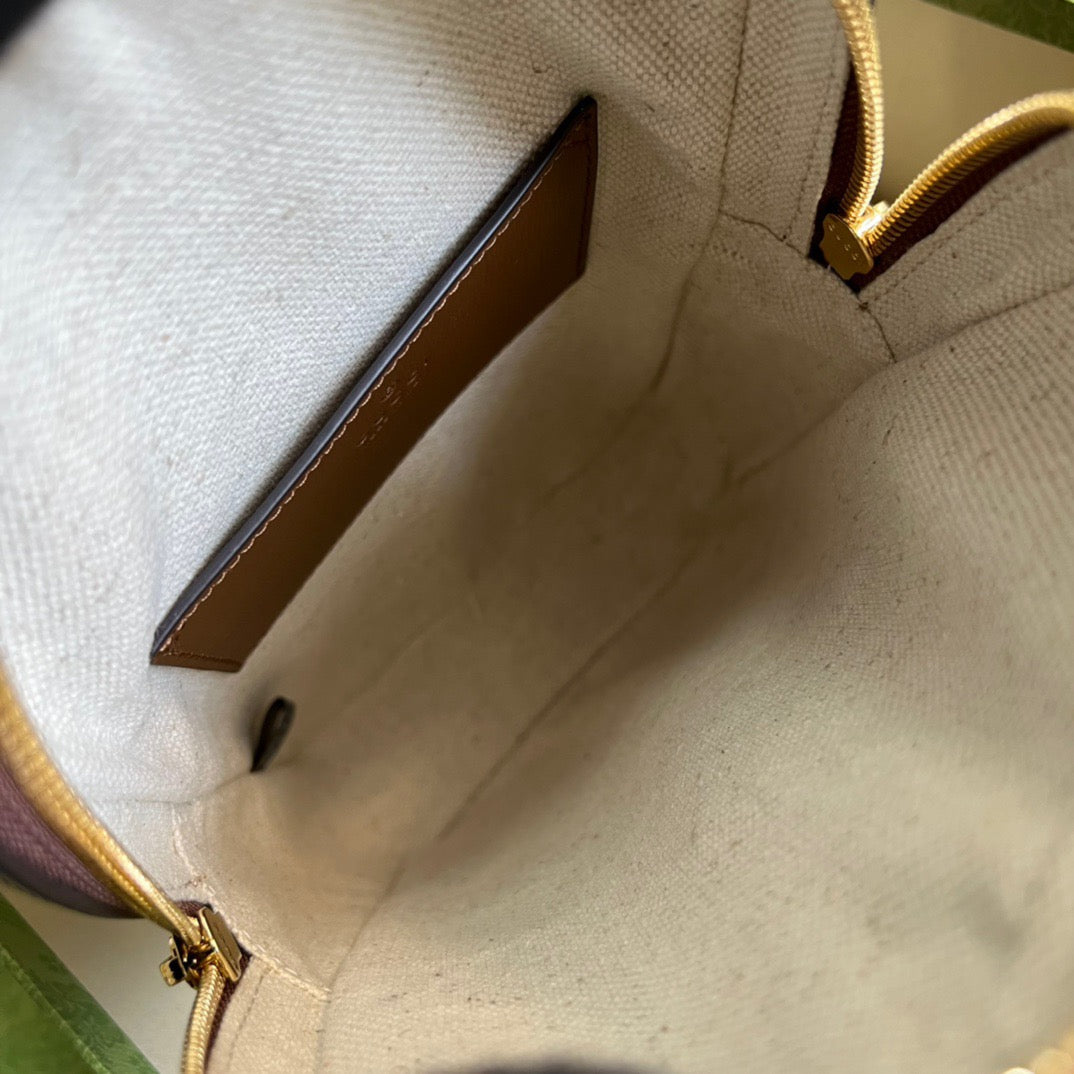 Glami Sling Backpack With InterlockingÃ‚Â G Beige And Ebony Glami Supreme Canvas For Men 9.4in/24cm Glami 696016 92THG 8563