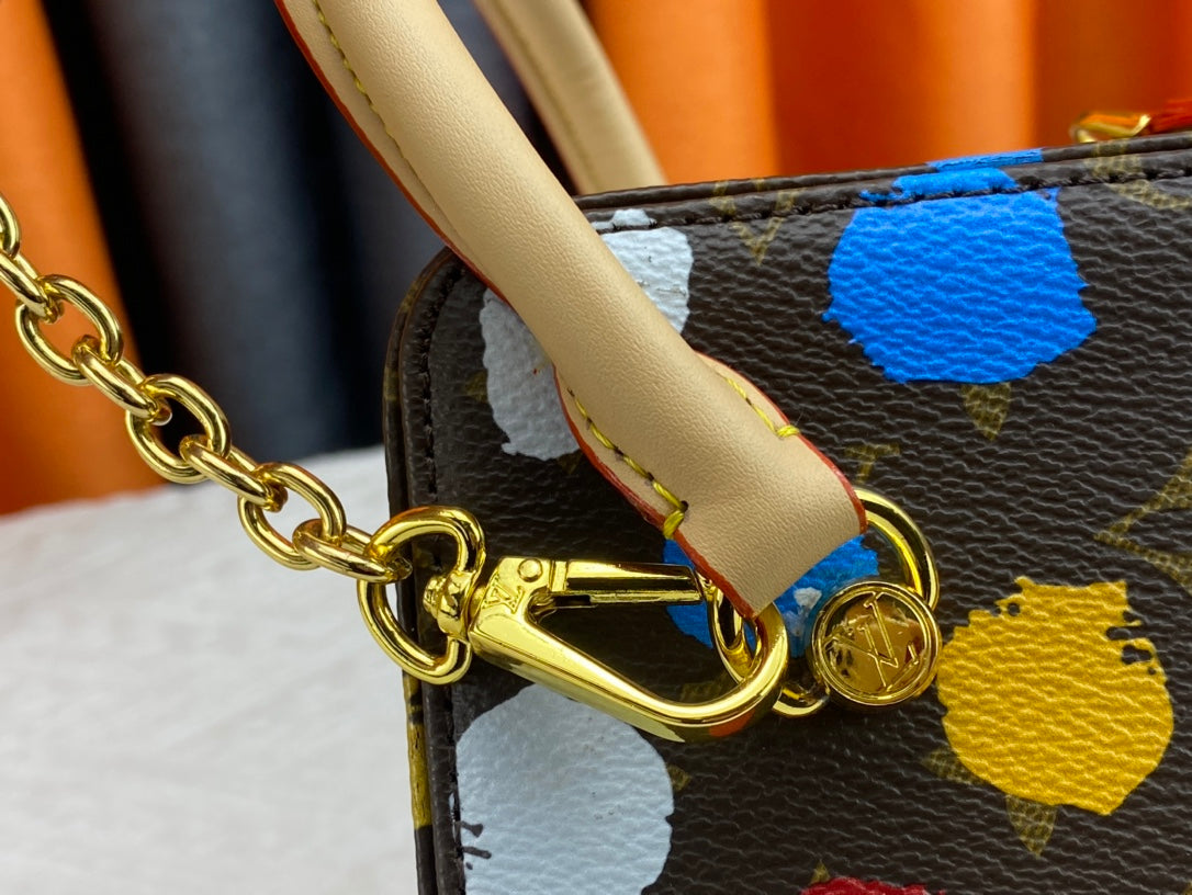 EN - New Arrival Bags LUV 679