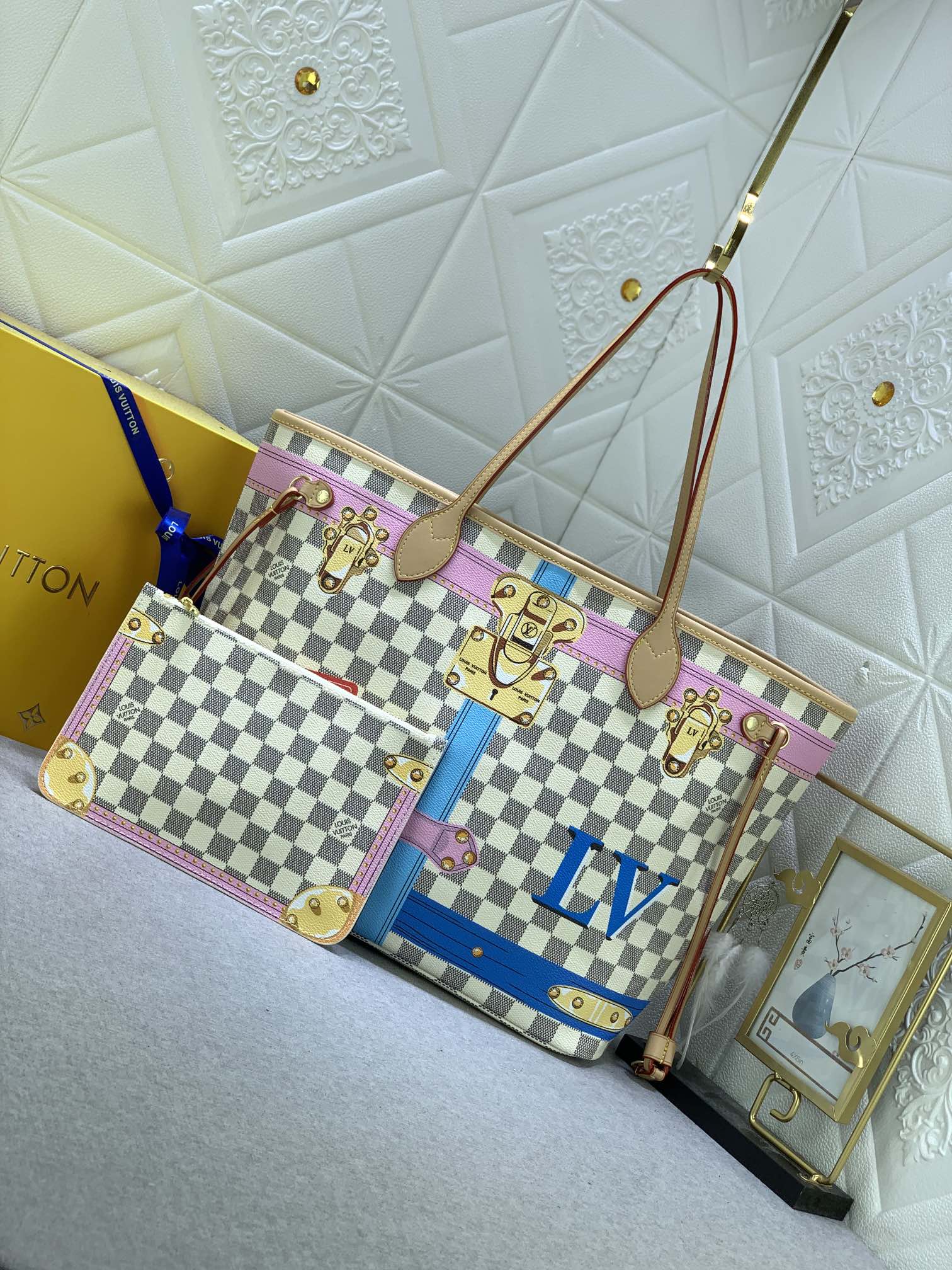 EN - Luxury Bags LUV 810