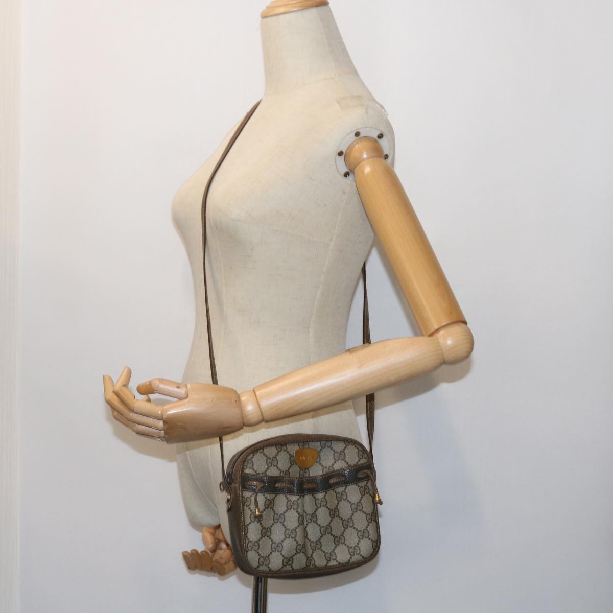 GUCCI GG Supreme Shoulder Bag PVC Leather Beige 54691