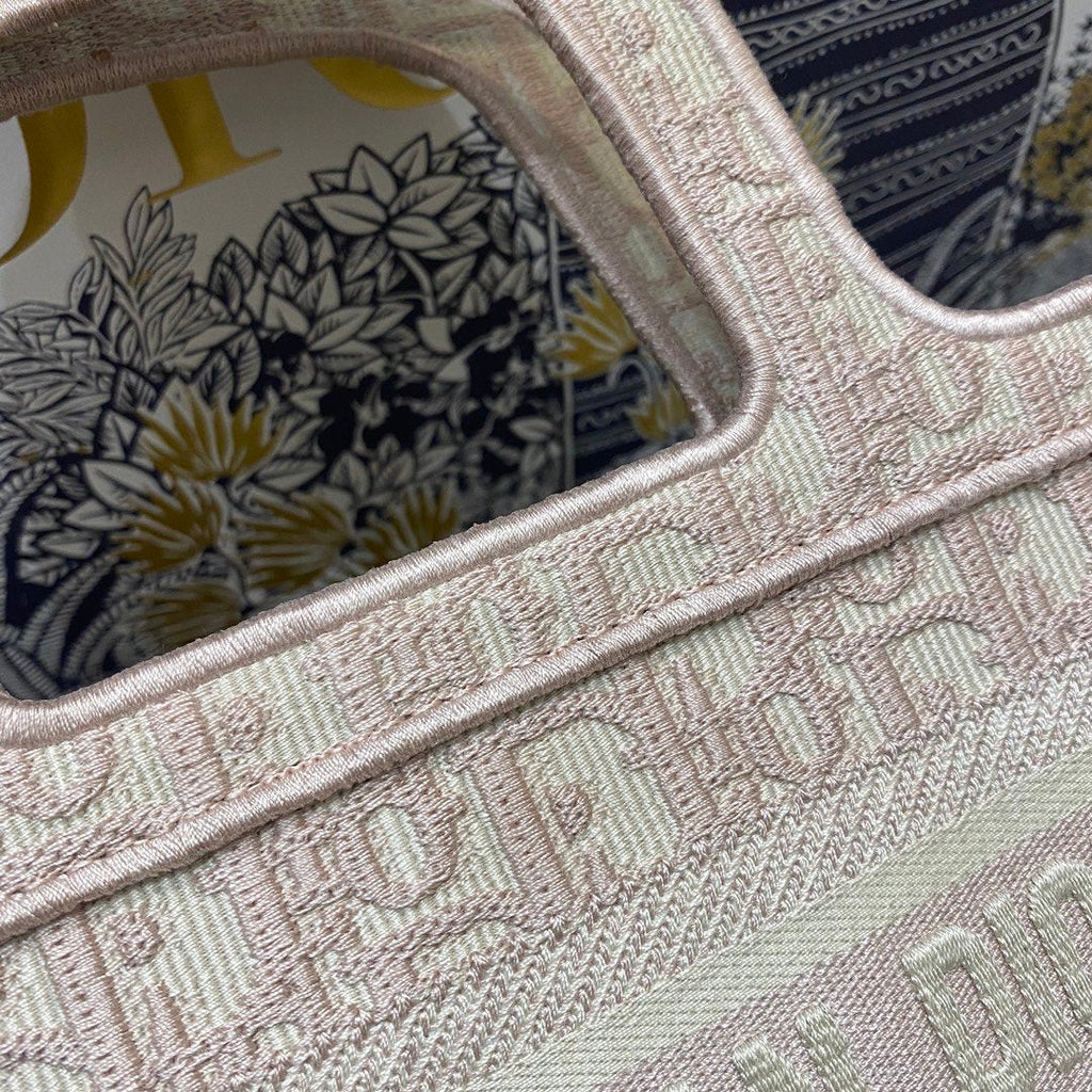 GLAMI Mini Book Tote Rose Des Vents Oblique Embroidery, Light Pink, For Women WomenÃ¢â‚¬â„¢s Handbags,Ã‚Â 23cm CD