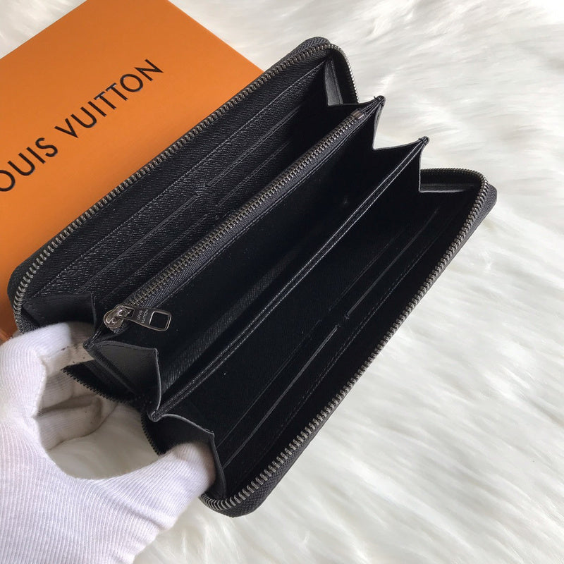 LOV2 Bags - Luxurious Bags  2425