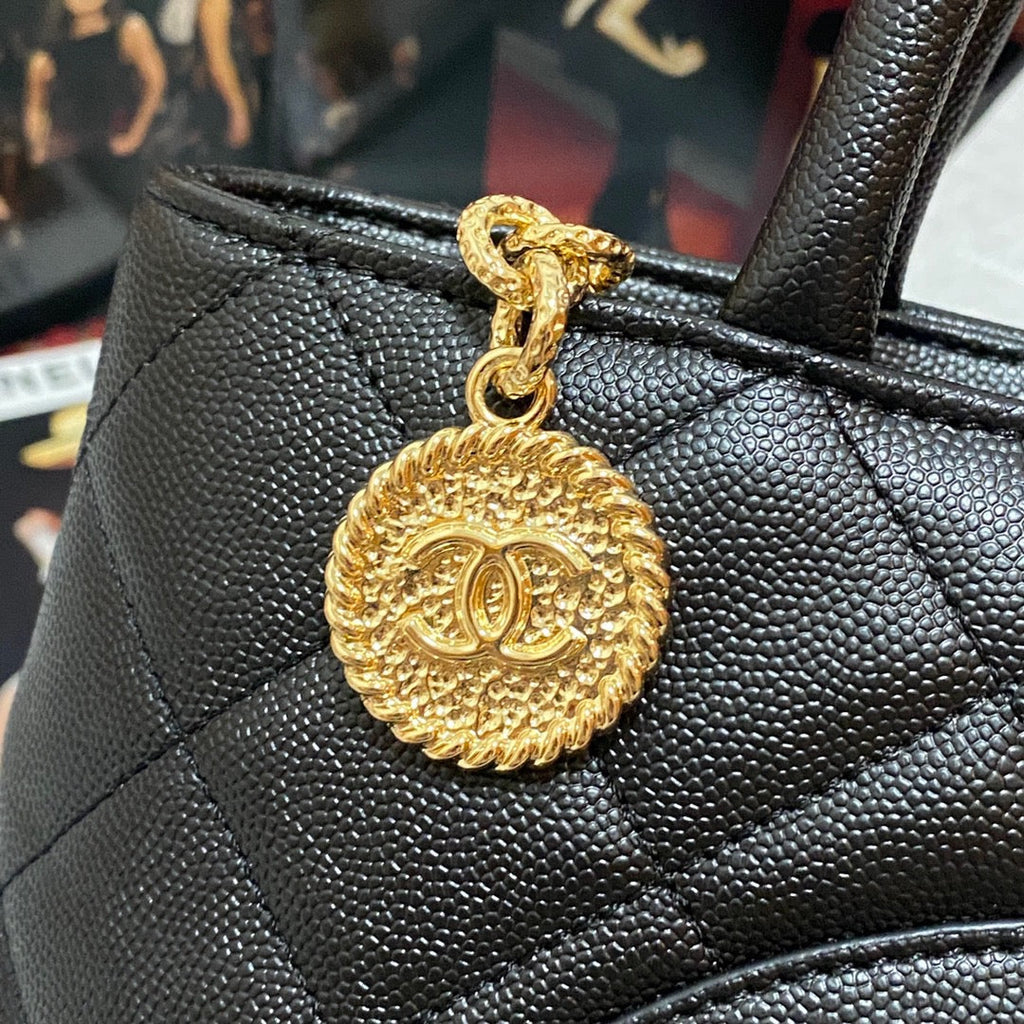 CHLMedallion Tote Gold Hardware Caviar Black For Women, Women’s Handbags, Shoulder Bags 15.6in/32cm