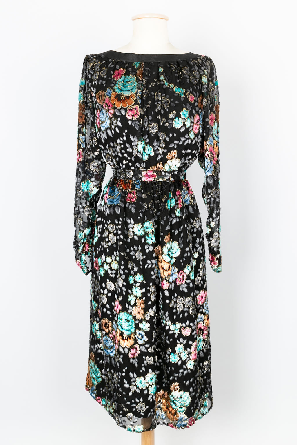 Robe en soie et velours 1980's