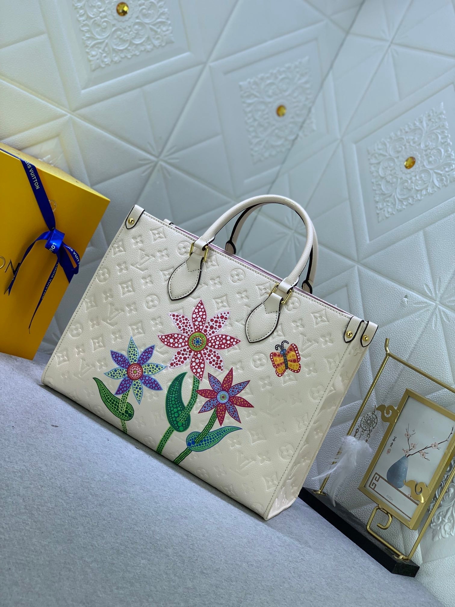 EN - Luxury Bags LUV 768