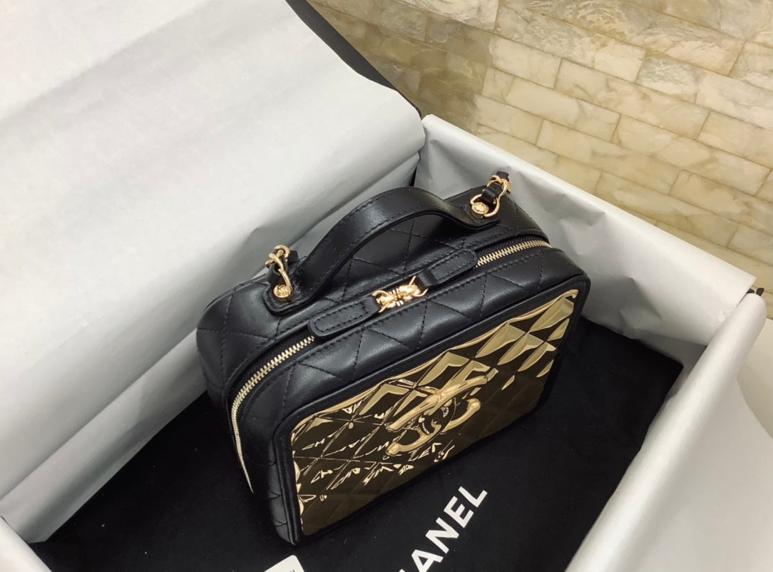 CHLVanity Case Black With Gold Metal For Women, Women’s Handbags, Shoulder And Crossbody Bags 7.2in/19cm AS2900
